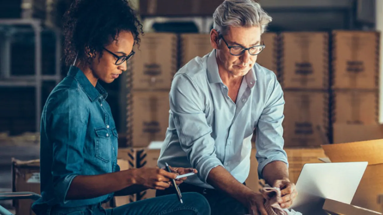employees-in-warehouse_720x405